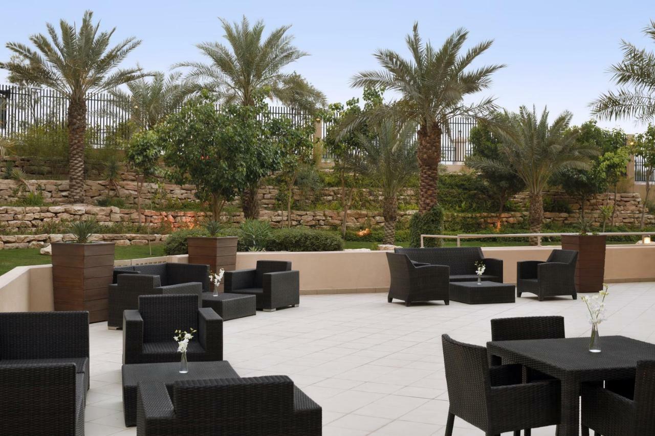 Hotel Courtyard By Marriott Riyadh Diplomatic Quarter Exterior foto